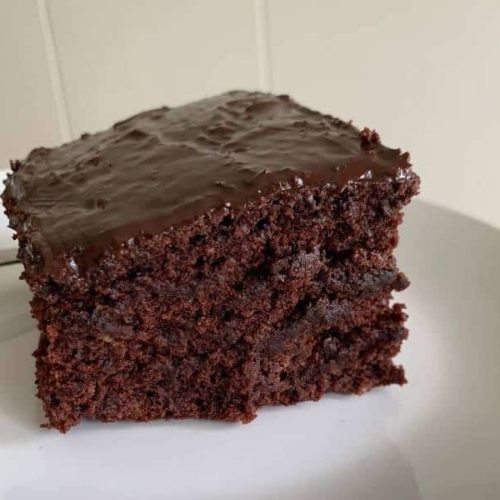 easy and moist vegan chocolate cake