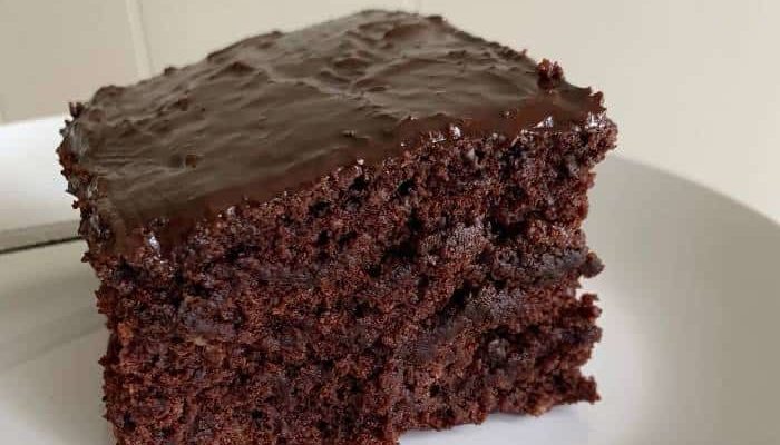 Easy And Moist Vegan Chocolate Cake