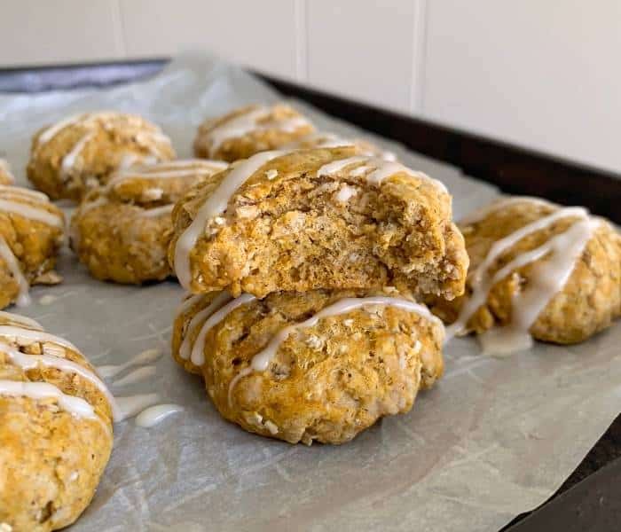 healthy glazed pumpkin oatmeal cookies